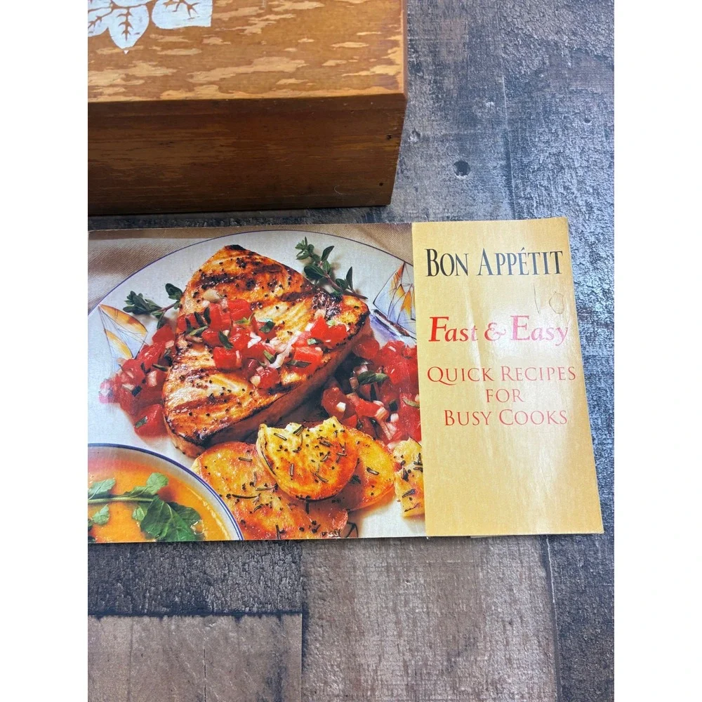 Vintage‎ Wooden Recipe Box with 2 Cookbooks Bread Machine Bon Appetit